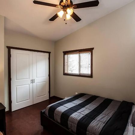 The Best 2 Bedrooms Suite In Revelstoke! Luaran gambar