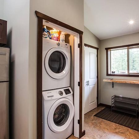 The Best 2 Bedrooms Suite In Revelstoke! Luaran gambar