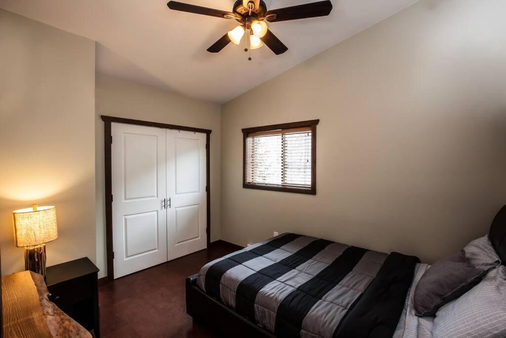 The Best 2 Bedrooms Suite In Revelstoke! Luaran gambar