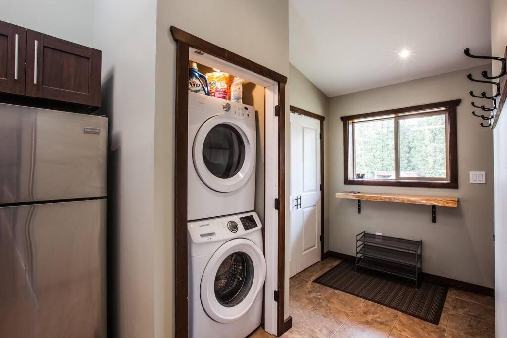 The Best 2 Bedrooms Suite In Revelstoke! Luaran gambar