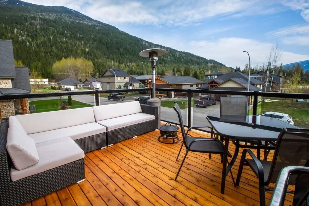 The Best 2 Bedrooms Suite In Revelstoke! Luaran gambar
