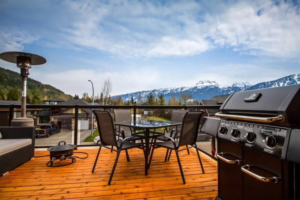 The Best 2 Bedrooms Suite In Revelstoke! Luaran gambar
