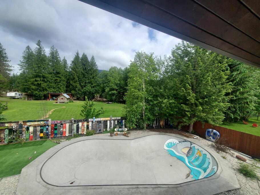 The Best 2 Bedrooms Suite In Revelstoke! Luaran gambar
