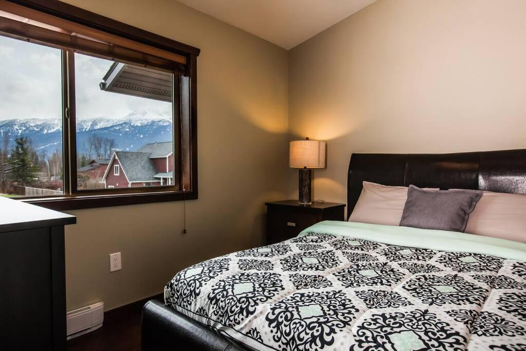 The Best 2 Bedrooms Suite In Revelstoke! Luaran gambar