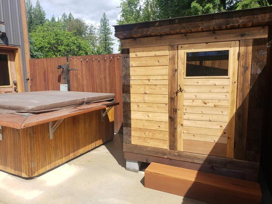 The Best 2 Bedrooms Suite In Revelstoke! Luaran gambar